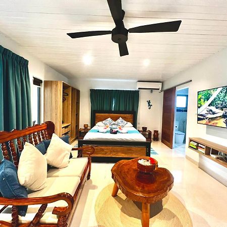Le Port Guest House Baie Sainte Anne Εξωτερικό φωτογραφία