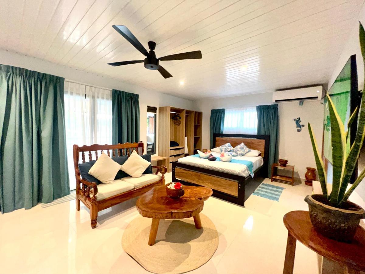 Le Port Guest House Baie Sainte Anne Εξωτερικό φωτογραφία